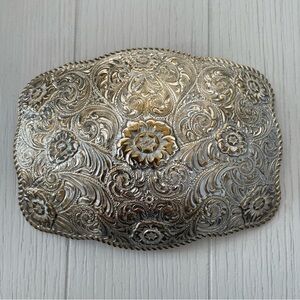 CRUMRINE Silver & Gold Toned Detailed Mens Silver plated Belt Buckle.